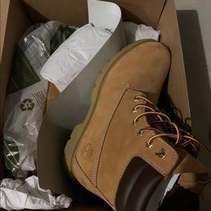 Timberland women’s boots size 11 new in box